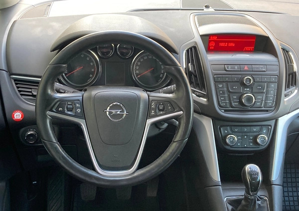 Opel Zafira cena 24900 przebieg: 200000, rok produkcji 2012 z Dąbrowa Tarnowska małe 154